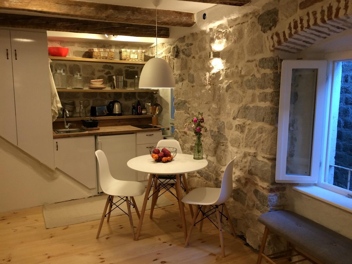 Ferienwohnung Chic & Stylish With Seaview-Terrace - Kotor Indah Exterior foto